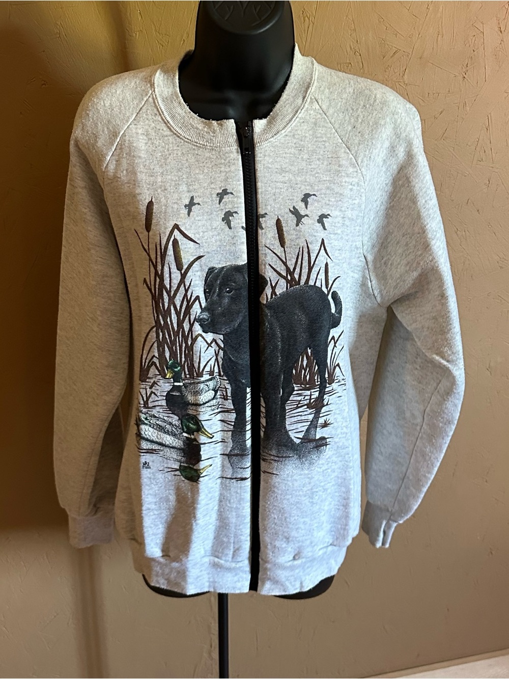 Gray Zip-Up Sweatshirt with Black Retriever & Duck Graphic, vintage jerzees 80s